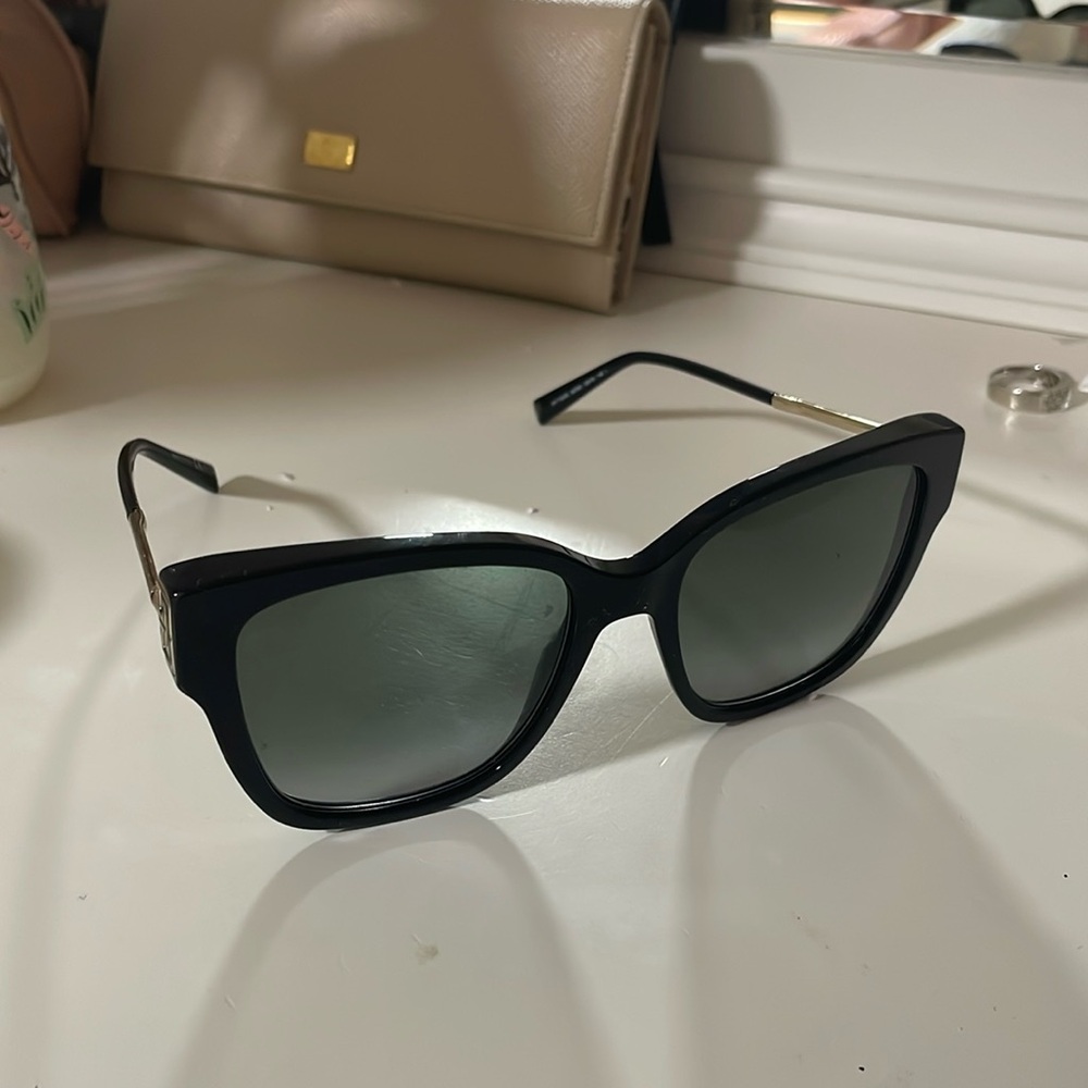 GIVENCHY BLACK SUNGLASSES